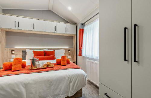 Astoria Lodge Smart Modern 2-Bedroom Holiday Lodge Milford on Sea - Photo 24