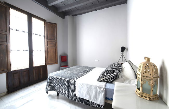 Vista Alhambra Apartamentos - Photo 2