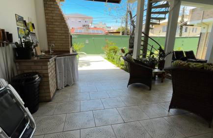 Casa espaçosa com sala de jogos interna e externa - Photo 8