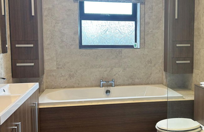 Wonderful 4 Bedroom Cottage Sleeps 8 - Foto 20