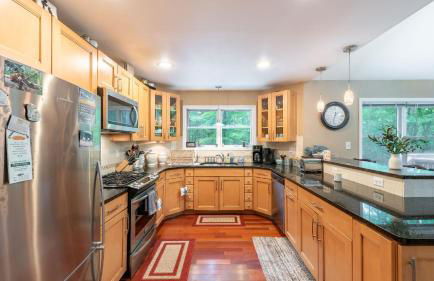 Bear Trail Chalet by Avantstay Retreat w/ Outdoor Living Deck & Fire Pit - Foto 19