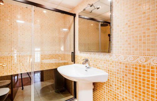 Family-Friendly Beach House ideal for Holidays & Workers at Beach Sagunto Valencia - Foto 23