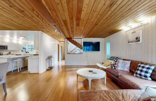 Tree House - Photo 11