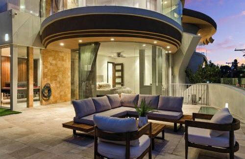 The Wave House! Custom Gem with Panoramic Views, Fire Pit, BBQ, Pool Table - Foto 53