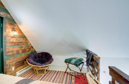 Colorful Cabin w/ Teepee, Fire Pits & Mtn Views! - Foto 17
