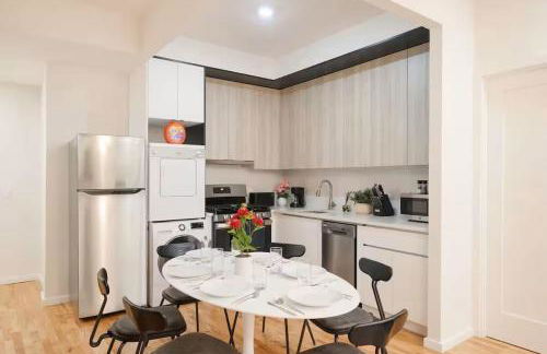 Luxury 3BR Duplex w Private Patio in Upper East - Foto 12