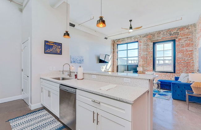 The Safe House Downtown Newport News - Foto 1