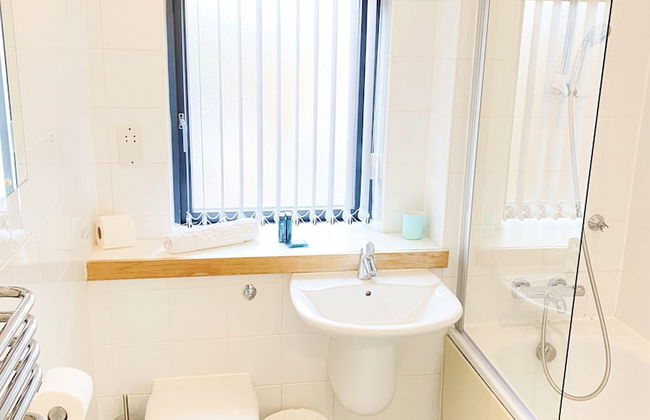 Tudors eSuites Balcony Apartment - Foto 11