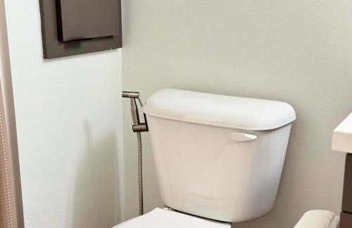 Modern Oasis 10 Min from Disneyland With Pool & GYM - Foto 9