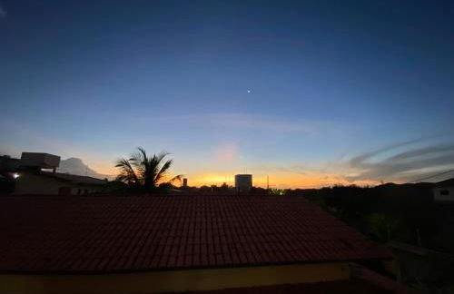 No Atalaia, Fort Poseidon rua do Atalho a 700 metros da praia do Atalaia, apartamento novo decorado, varanda, sala de estar e jantar, 02 suítes, 03 banheiros, lavanderia, cozinha, piscina, churrasqueira, salão de jogos, vista parcial das dunas e mar - Photo 53