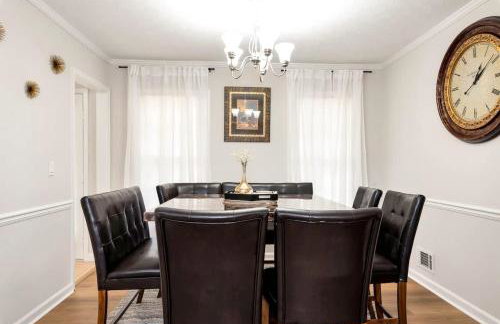 4BR Cozy Family Retreat Near Mall of GA, Near Lake Lanier - Sleeps 10 - Foto 31