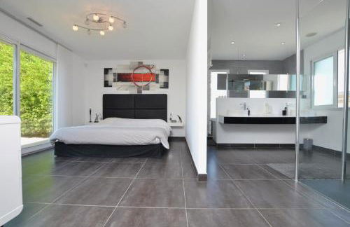 Villa d'architecte avec piscine chauffée, 4 chambres, à 30 mn Gruissan plage - Foto 9