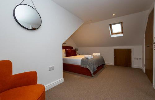 Modern Detached 4-Bedroom 2-Bath Home, Guildford - Photo 22