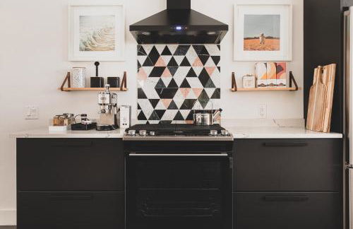 Sophisticated Minimalist Modern Home w/pool and spa - Foto 17