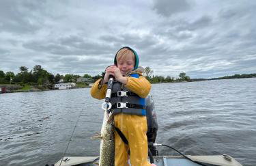 Spacious 5 Bedroom Cabin with Riverview & Black Lake Access - Foto 64