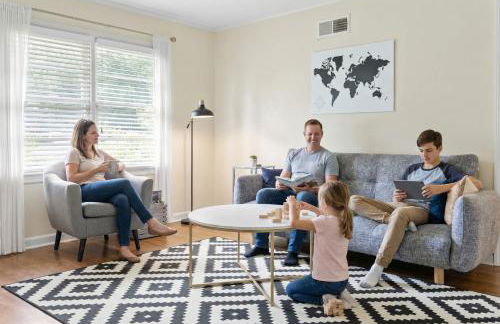 Modern Memphis Retreat - Sleeps 7 - Fireplace - Foto 2