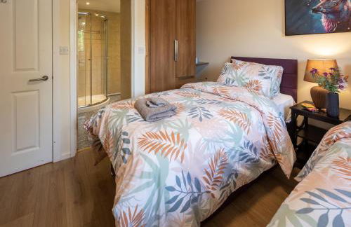 Comfy Chippenham Double Ensuite Home with Large Garden with Parking x 4 - Foto 22