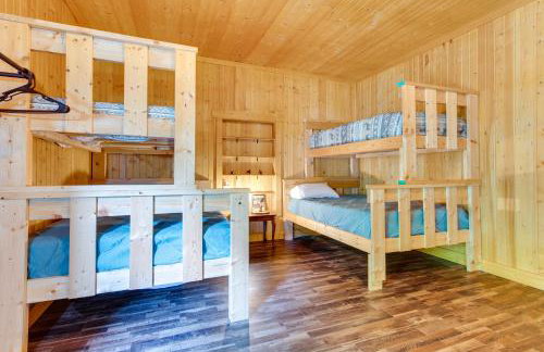 Tranquil La Prairie Retreat with Patio and Fireplace! - Foto 17