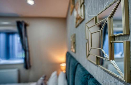 Stylish House - B'ham Airport and NEC, JLR Solihull, Business & Leisure Stays - Aspen House - Photo 3