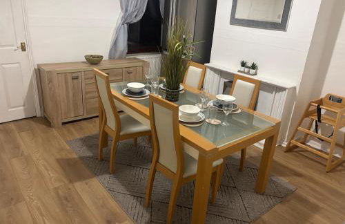 Cozee 2-bed in WV11 ideal for long work stays & relocation cls to New cross hospital M54&M6 - Foto 12