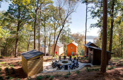 Gorgeous Cabin Great for Groups or Families with Jacuzzi, Fire Pit and Views in Alabama - Foto 32