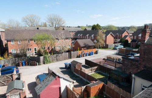 The Wellington - Stylish 3-Bedroom House, Sleeps 8, Ideal for Professionals - Photo 46