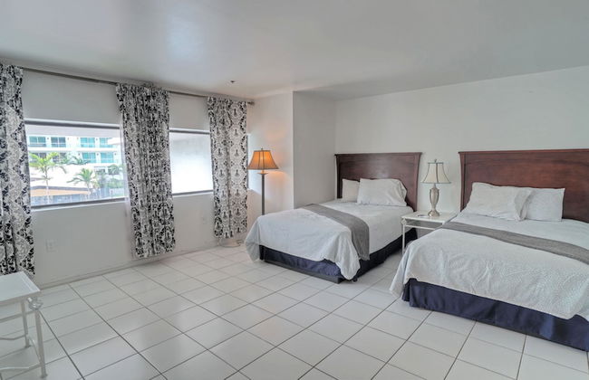 Deluxe Studios and Apartments at the Casablanca - Photo 19