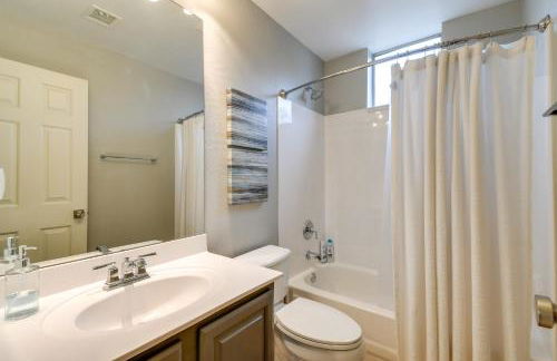 Luxe Couples Retreat with Pool and Outdoor Kitchen! - Foto 18