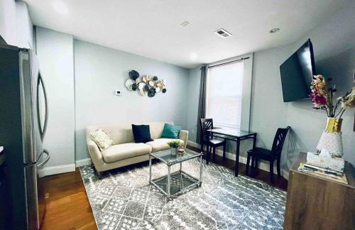 Downtown City Hall close by Kimmel Center 1BD - Photo 3