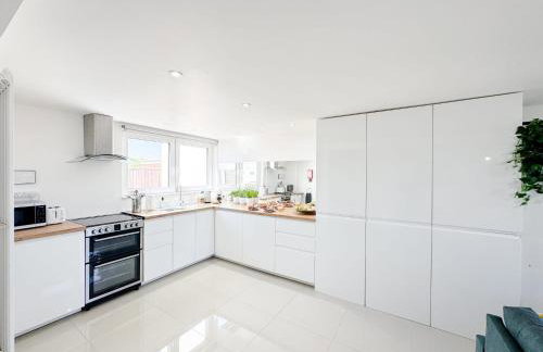 Luxury Nest 10 Guests Free Parking Middlesbrough - Photo 3