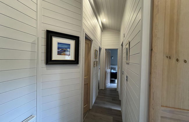 Holly Blue - Cosy Wooden Lodge, Kippford - Photo 18