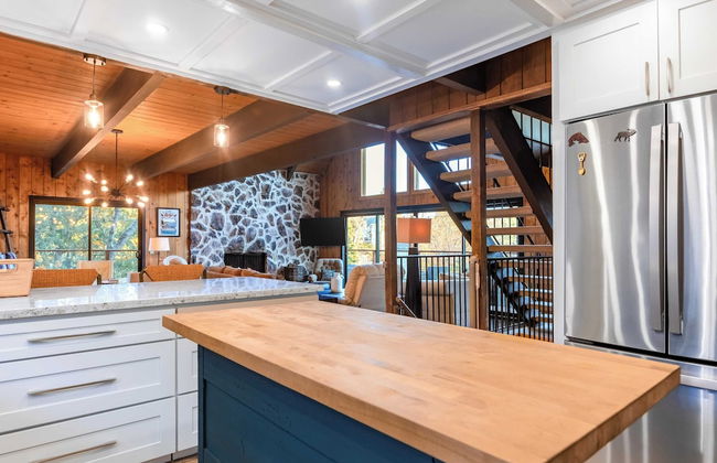 Legacy Lodge by Avantstay Upper-level Retreat Deck, Hot Tub - Foto 23