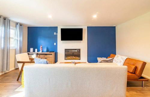 5 bedrooms with 4 Full Bath Fire Pit BBQ and Plush Amen on 1 2 acre - Photo 60