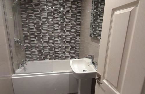 Cosy Jesmond 3 bed apartment - fantastic location - Photo 33