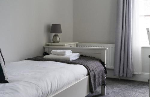 East House-Sleeps 5-Pet friendly-Garden-Parking - Foto 7