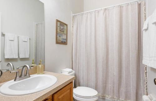 Convenient & Inviting - Fully-Equipped 2BD Condo - Foto 38