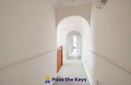 Detached countryside family home, set in extensive private gardens, with a hot tub - Pass the Keys - Photo 26