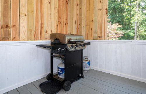 Kernersville King Beds Hot Tub Arcade Firepit - Photo 51