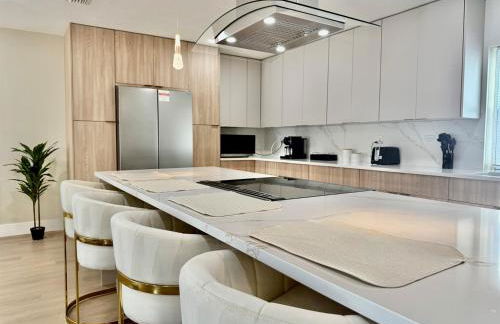 Luxe Getaway w Pool, Games & Fun Vibes - Foto 18