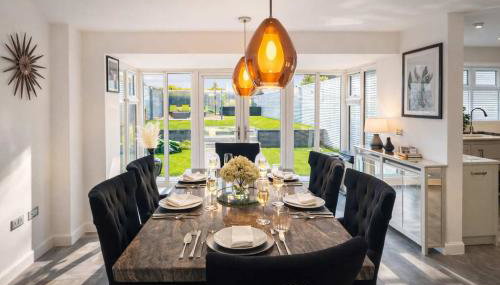 The Grand 4-Bed Ebbsfleet Home - Big Garden & Parking Space, Near Bluewater - Foto 2