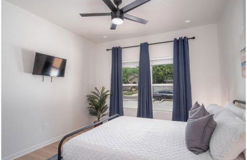 Vibrant 4BR3BA Oasis Near Happy Downtown - Foto 20