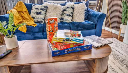 BIG 4BR House 7 Mins to Downtown with Foosball and Games - Foto 3