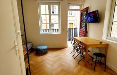 Studio Jeannette avec Balcon et juste à 130 metres Plage ! Plein Centre ! Wifi - Draps Serviettes inclus ! - Photo 5