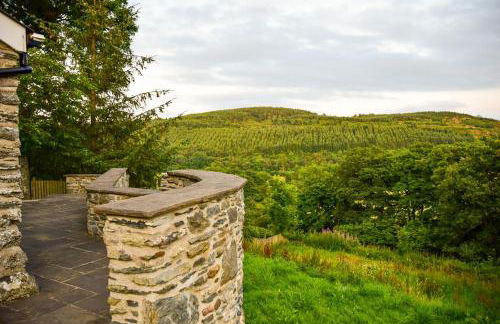 Stunning Barn Conversion with HOT TUB and ALPACAS - Ty Cerrig Barn - Photo 18