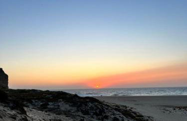 Beachfront Villa with Private Beach Access, Ocean Views, Pool, - Foto 15