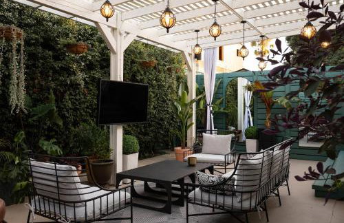 Luxe Victorian Retreat • Walk to Downtown - Foto 75