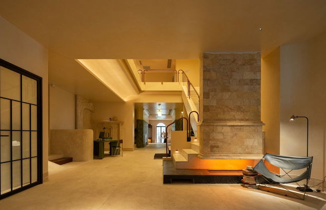 Golden Age Hotel - Photo 6