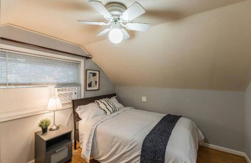 Enchanting historic townhouse by CozySuites - Foto 15