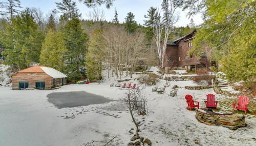 Great for Gatherings! Lakefront Ticonderoga Villa - Foto 3