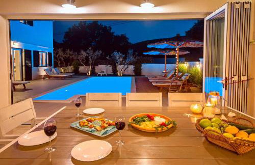 VILLA STOZAK, private heated pool, cinema room and sauna, 7 km from beach - Photo 38